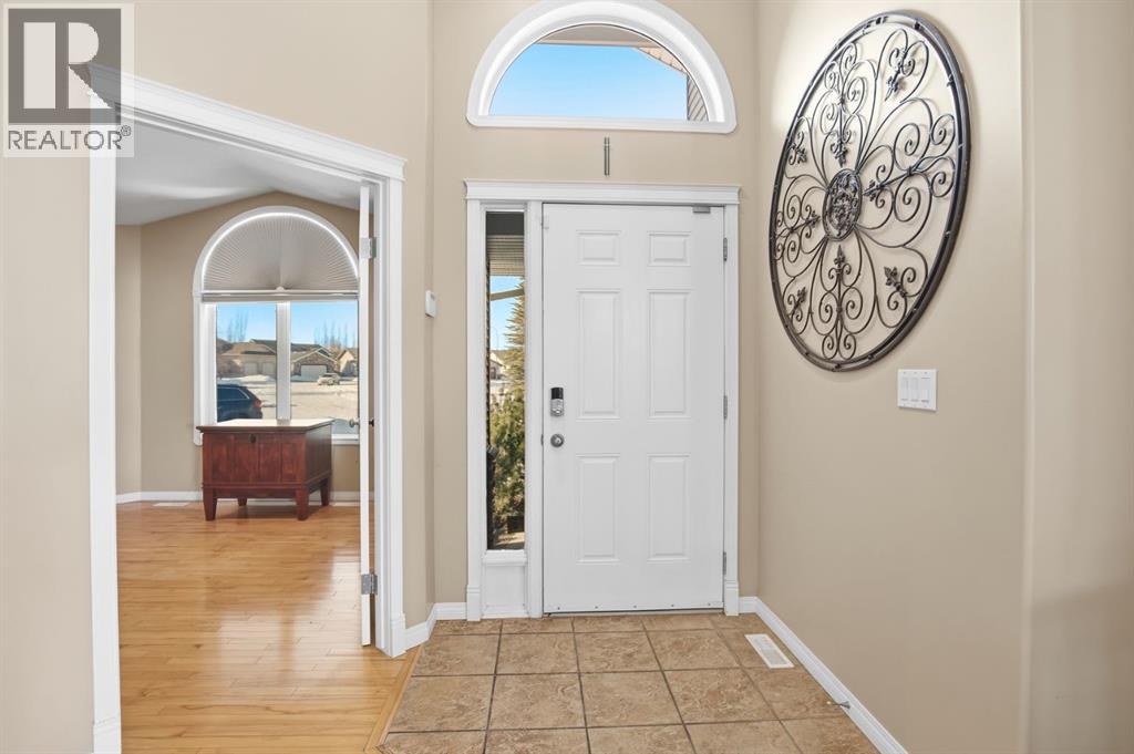 58 Lewis Close, Red Deer, Alberta  T4R 3E4 - Photo 2 - A2289308