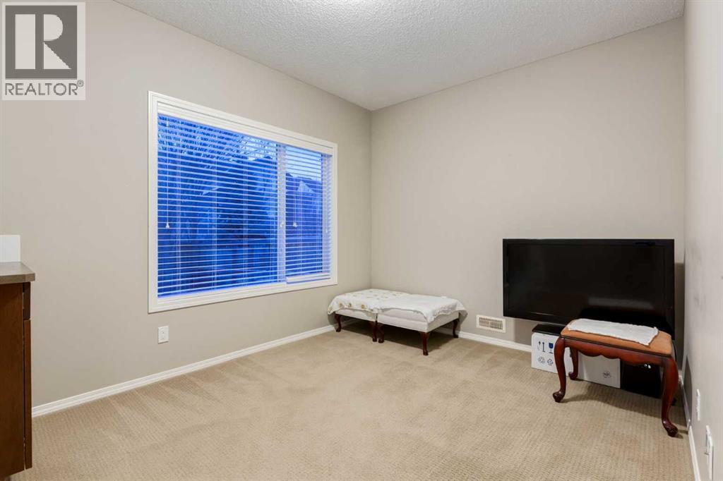 154 Aspen Hills Way Sw, Calgary, Alberta  T3H 0G8 - Photo 35 - A2294272