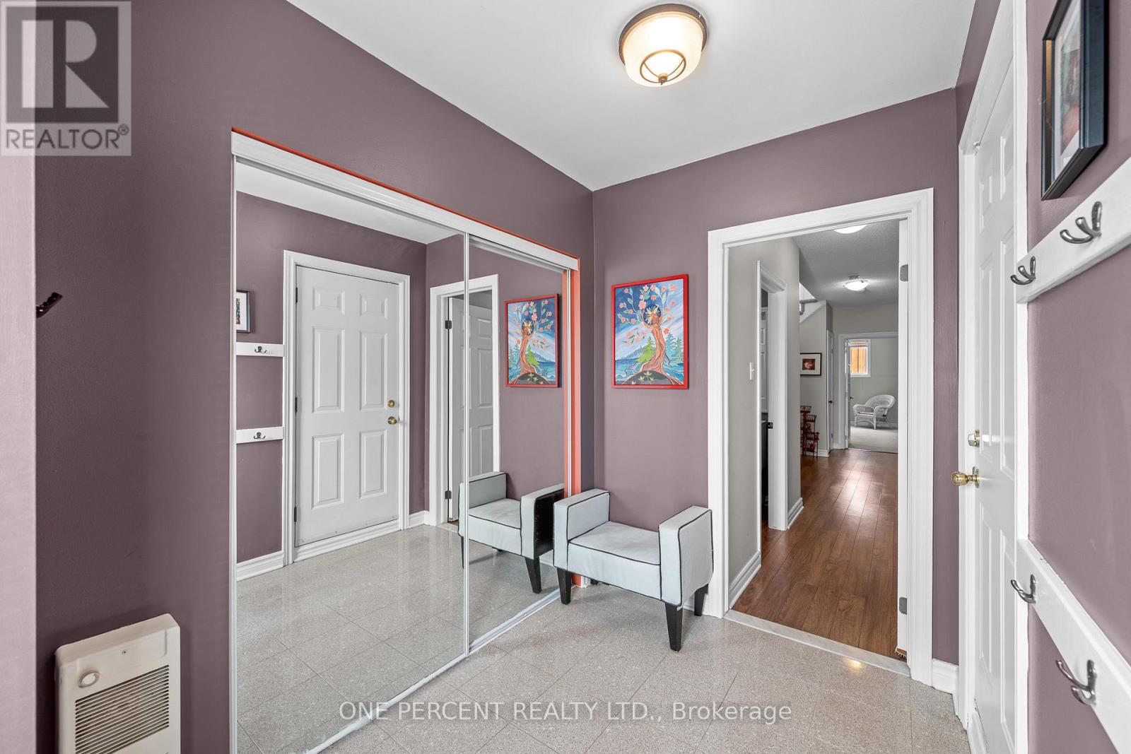 30 Maplehurst Avenue, Ottawa, Ontario  K2H 9G2 - Photo 4 - X12932816