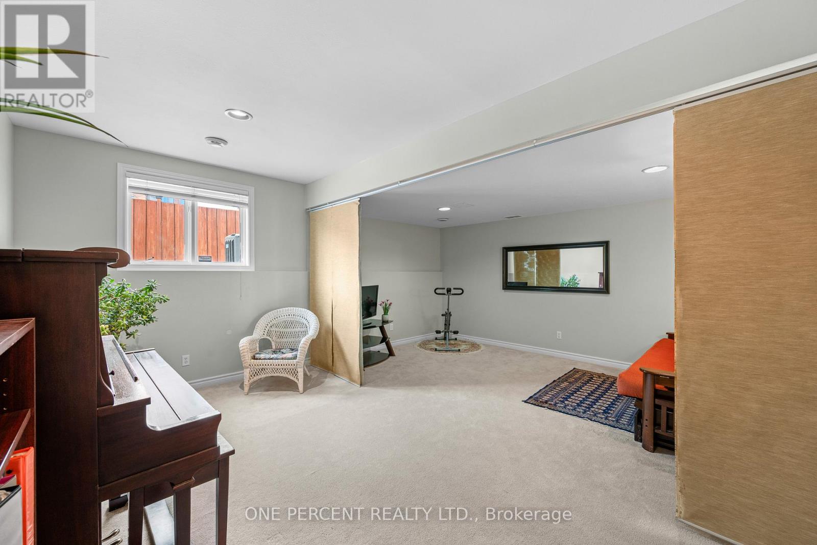 30 Maplehurst Avenue, Ottawa, Ontario  K2H 9G2 - Photo 8 - X12932816