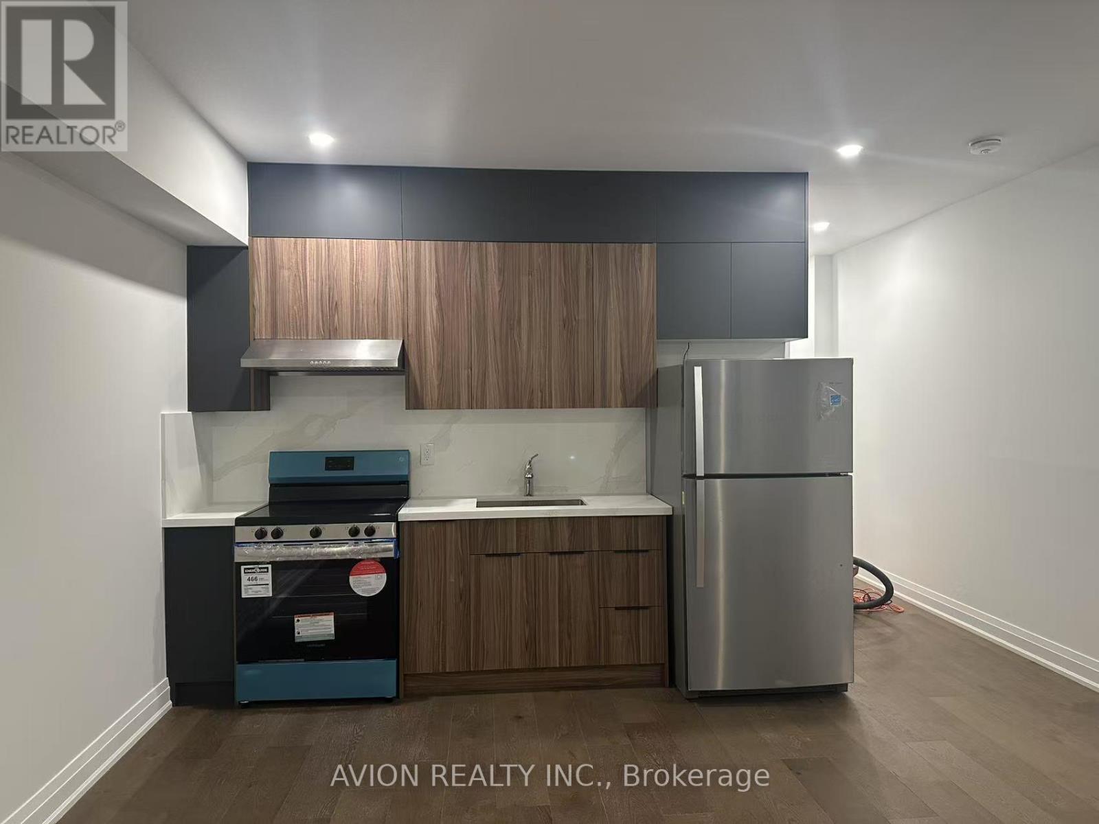 Main/basement - 15 Persica Street, Richmond Hill, Ontario  L4E 1L3 - Photo 3 - N12932804