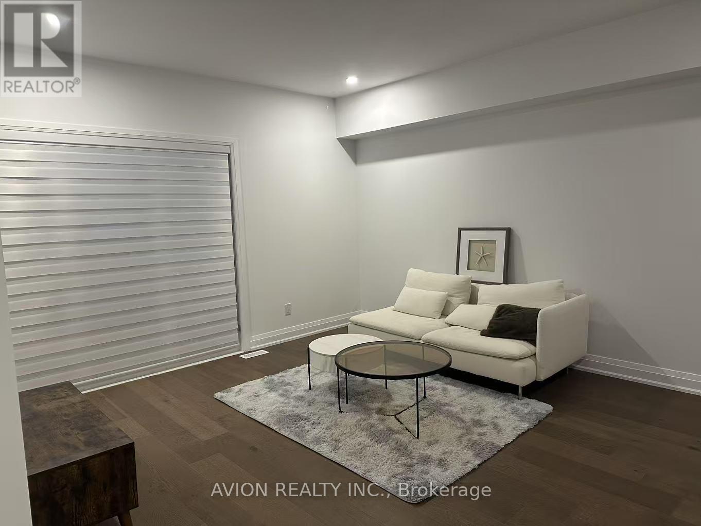 Main/basement - 15 Persica Street, Richmond Hill, Ontario  L4E 1L3 - Photo 5 - N12932804