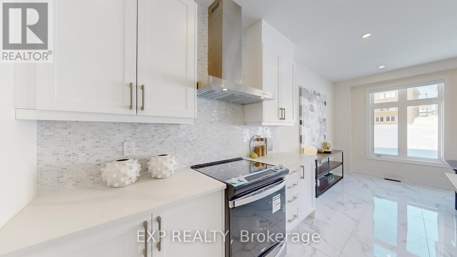 21 Fair Winds Lane, East Gwillimbury, Ontario  L9N 0V5 - Photo 13 - N12932820