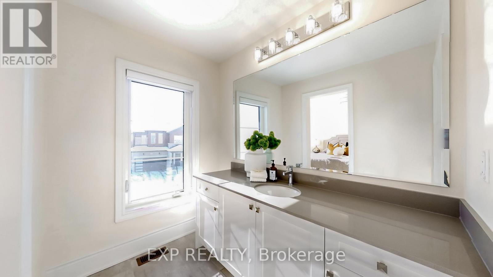 21 Fair Winds Lane, East Gwillimbury, Ontario  L9N 0V5 - Photo 34 - N12932820