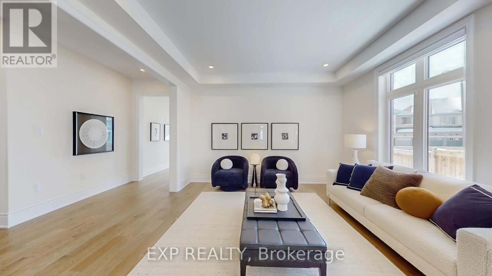 21 Fair Winds Lane, East Gwillimbury, Ontario  L9N 0V5 - Photo 4 - N12932820