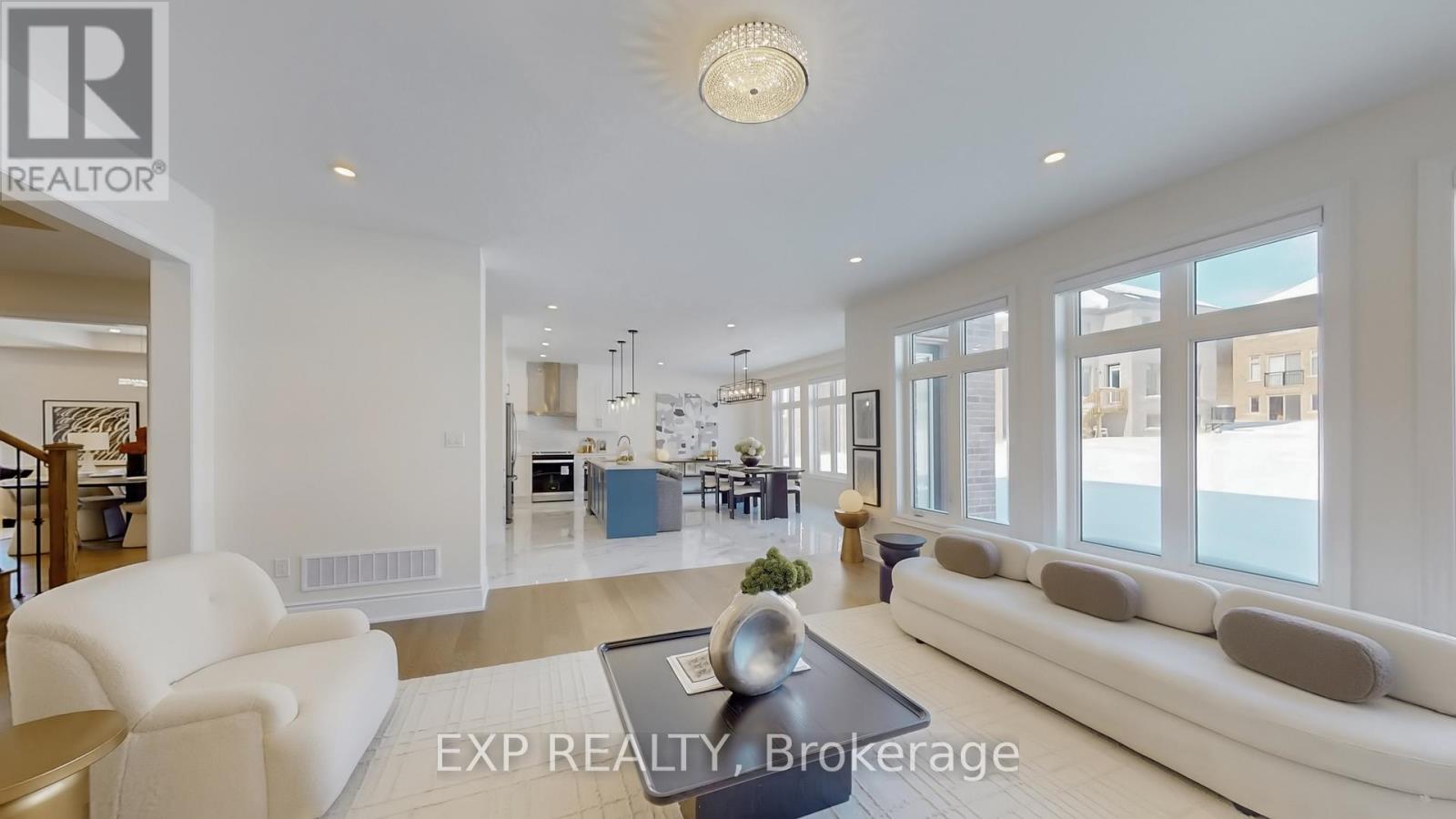 21 Fair Winds Lane, East Gwillimbury, Ontario  L9N 0V5 - Photo 8 - N12932820