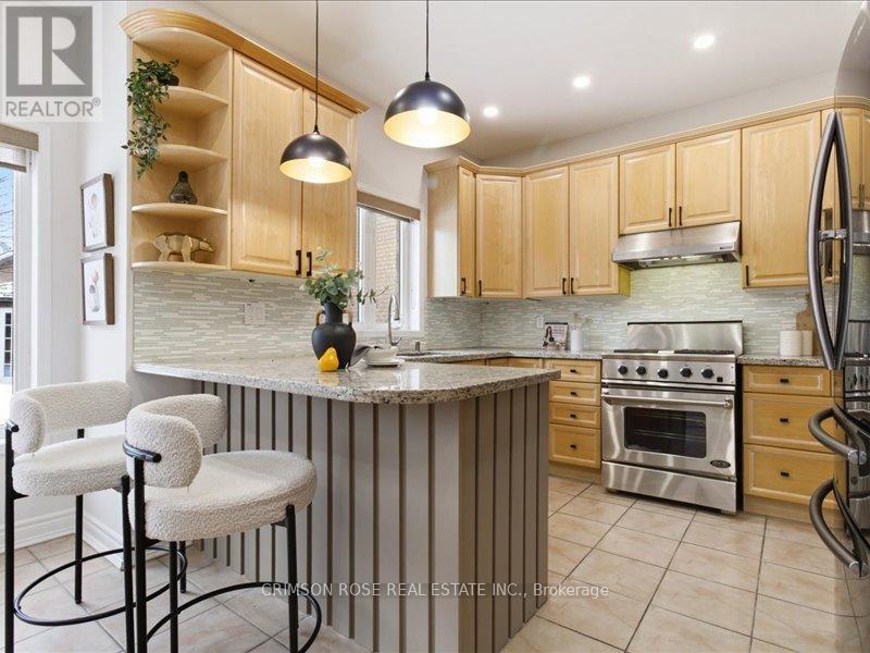 2355 Woodridge Way, Oakville, Ontario  L6H 6S3 - Photo 10 - W12932814