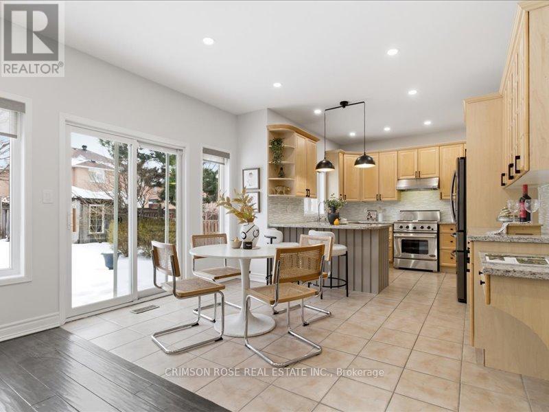 2355 Woodridge Way, Oakville, Ontario  L6H 6S3 - Photo 11 - W12932814