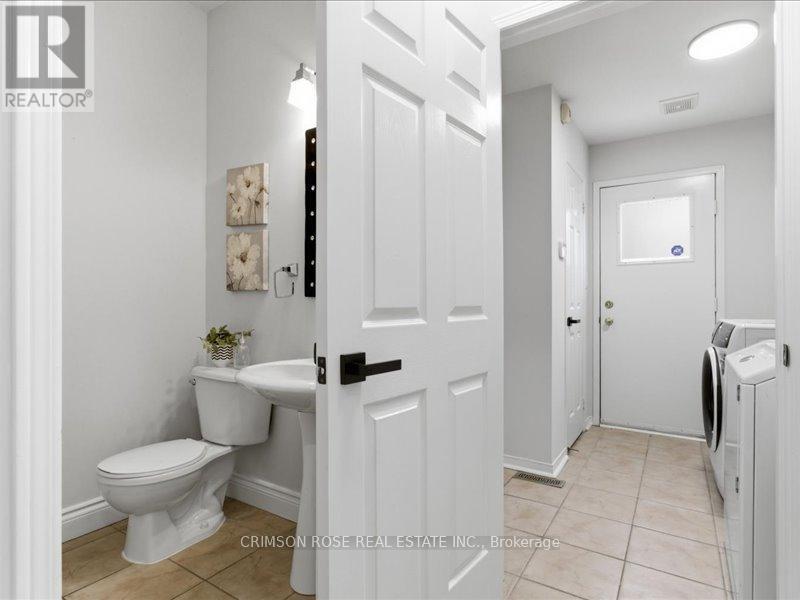 2355 Woodridge Way, Oakville, Ontario  L6H 6S3 - Photo 16 - W12932814