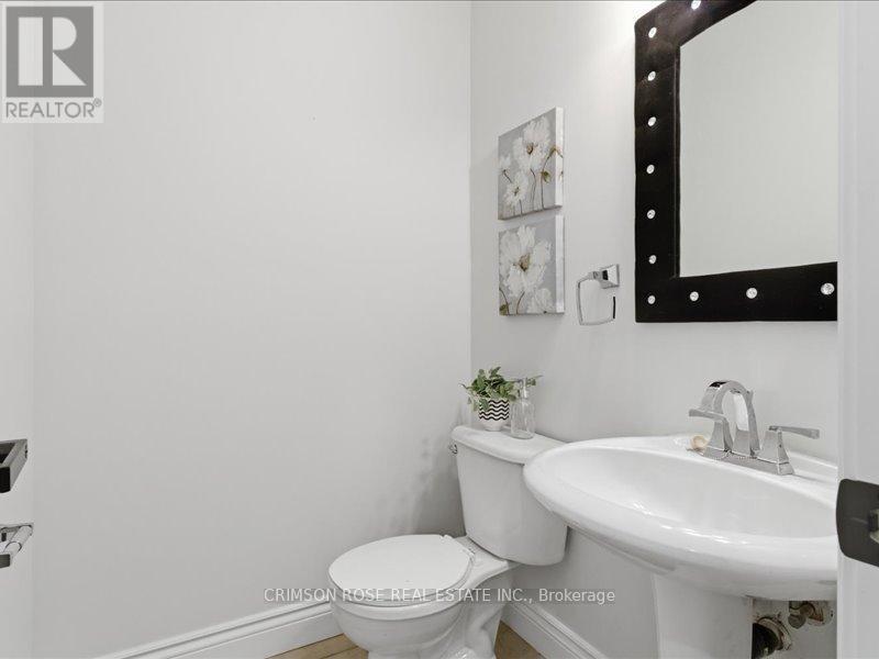 2355 Woodridge Way, Oakville, Ontario  L6H 6S3 - Photo 17 - W12932814