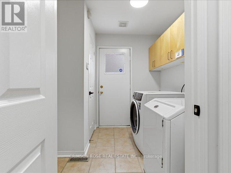 2355 Woodridge Way, Oakville, Ontario  L6H 6S3 - Photo 18 - W12932814