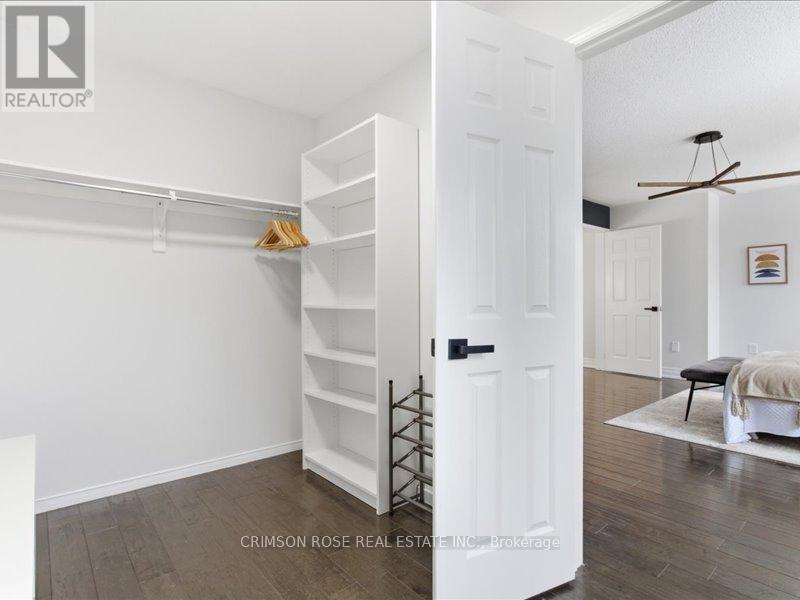 2355 Woodridge Way, Oakville, Ontario  L6H 6S3 - Photo 29 - W12932814