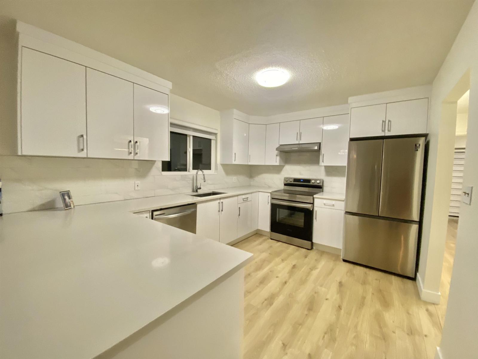 832 Habgood Street, White Rock, British Columbia  V4B 4W3 - Photo 2 - R3102339