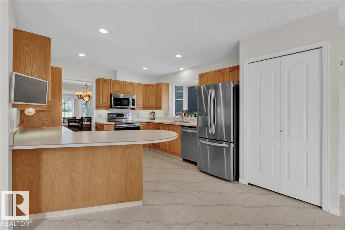 9615 101 St Nw, Edmonton, Alberta  T5K 0W7 - Photo 11 - E4479386