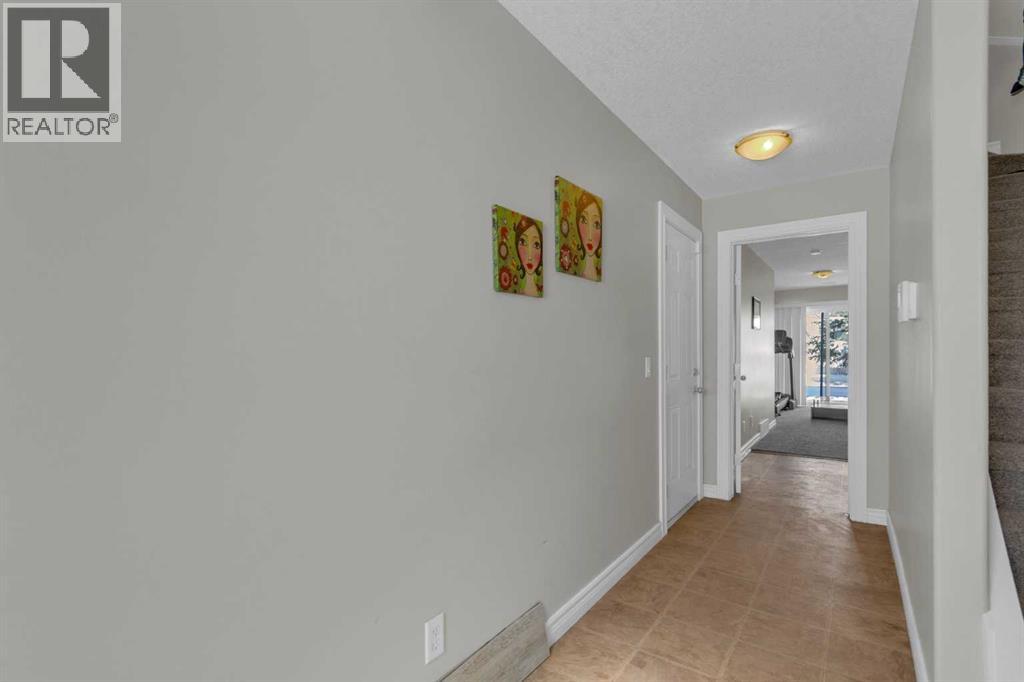 10 West Cedar Rise Sw, Calgary, Alberta  T3H 5G8 - Photo 4 - A2297241
