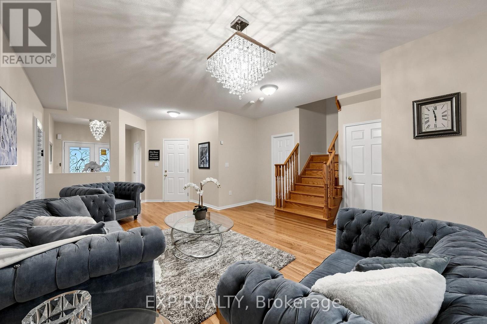 101 Cookview Drive, Brampton, Ontario  L6R 3T9 - Photo 8 - W12932824