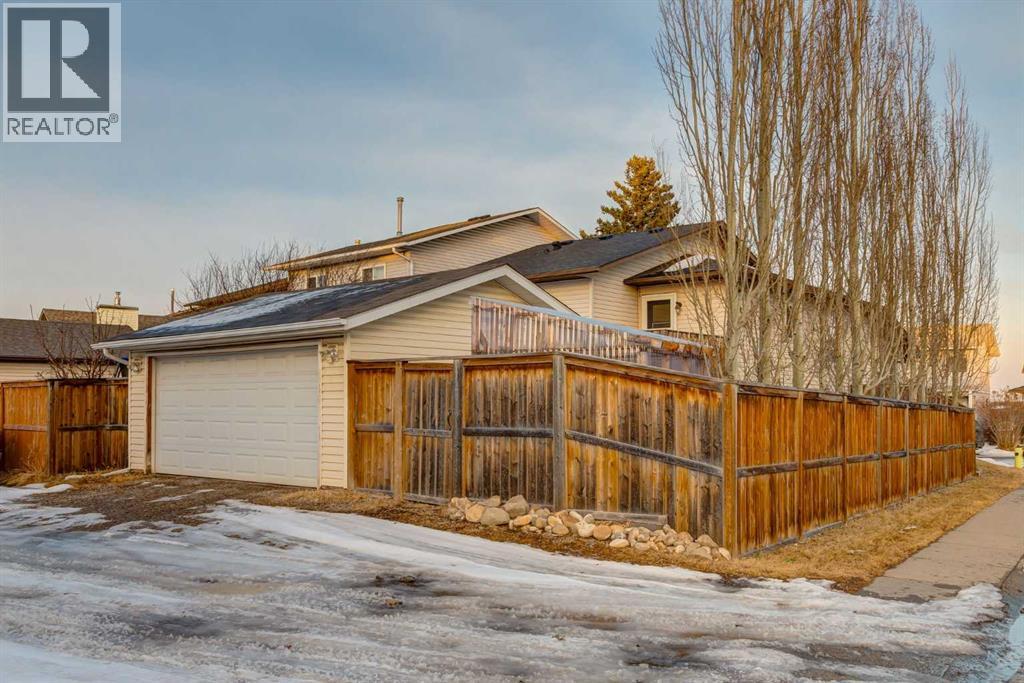 27 Bedfield Close Ne, Calgary, Alberta  T3K 3L3 - Photo 30 - A2252638