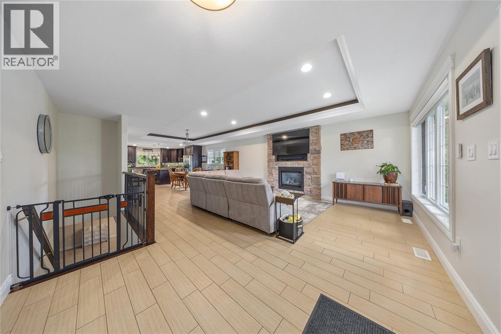 841 Manhattan Drive, Sarnia, Ontario  N7S 0B4 - Photo 5 - 26005805