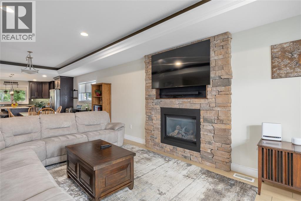 841 Manhattan Drive, Sarnia, Ontario  N7S 0B4 - Photo 8 - 26005805