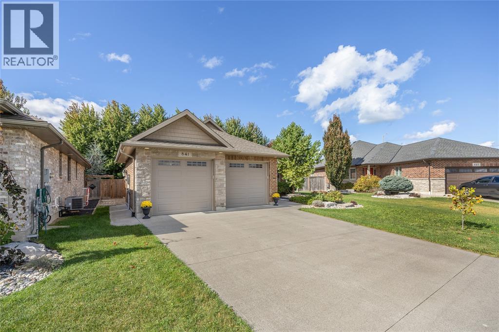 841 Manhattan Drive, Sarnia, Ontario  N7S 0B4 - Photo 3 - 26005805