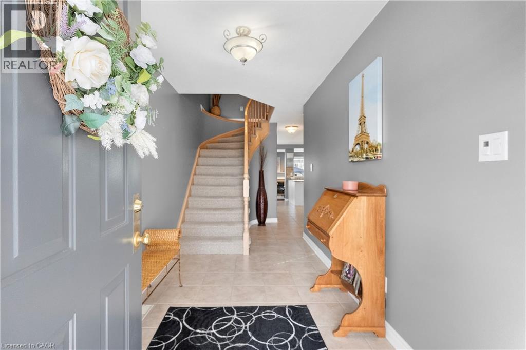 47 Mcbride Drive, St. Catharines, Ontario  L2S 3Z8 - Photo 4 - 40810992