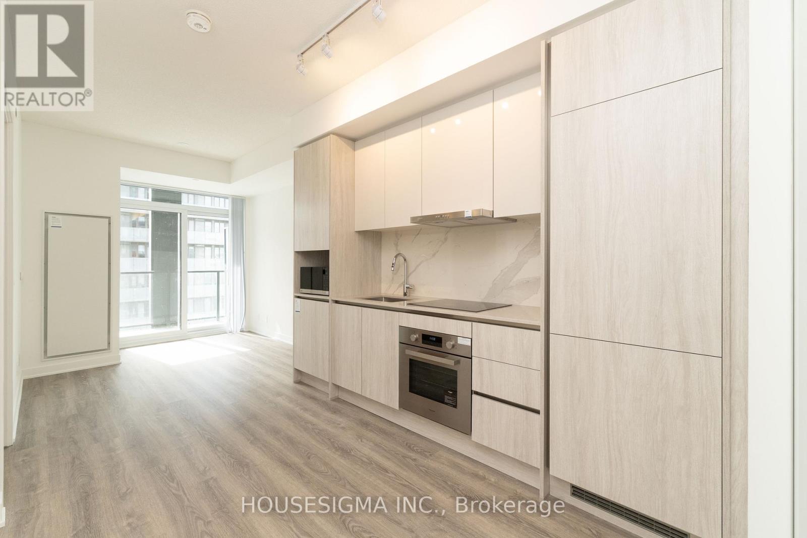 3007 - 180 Front Street E, Toronto, Ontario  M5A 0A9 - Photo 10 - C12932836