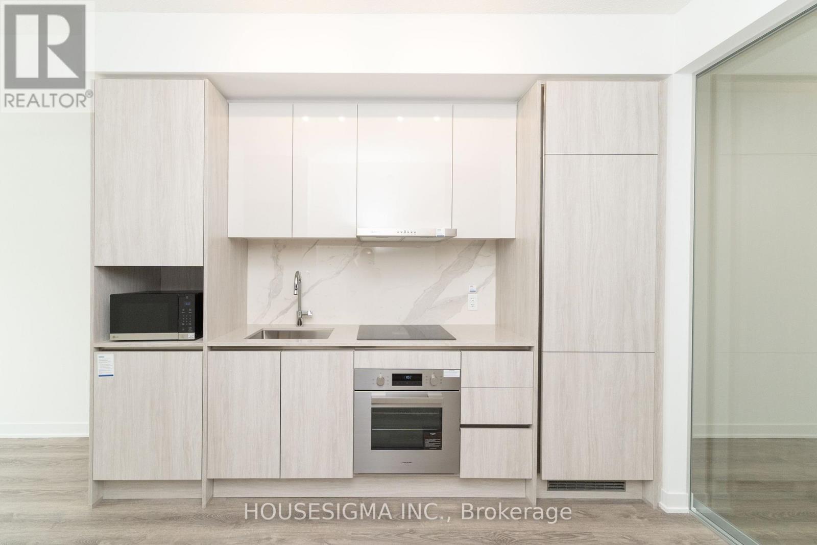 3007 - 180 Front Street E, Toronto, Ontario  M5A 0A9 - Photo 11 - C12932836