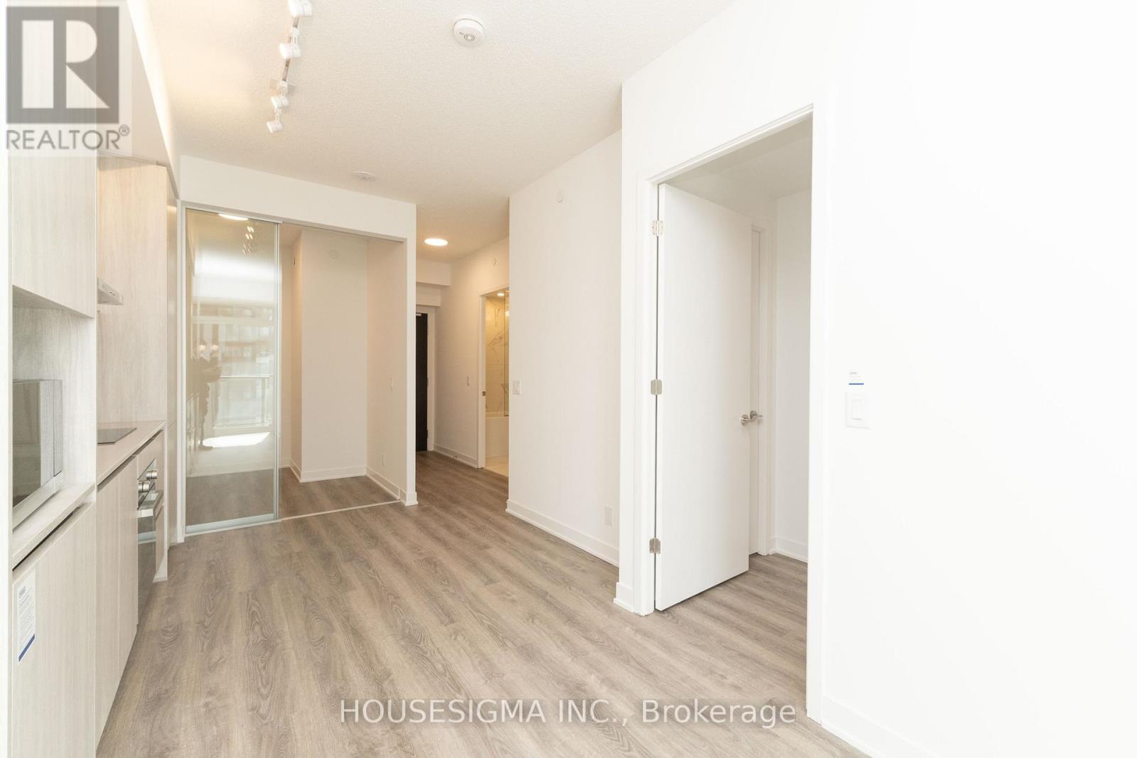 3007 - 180 Front Street E, Toronto, Ontario  M5A 0A9 - Photo 12 - C12932836
