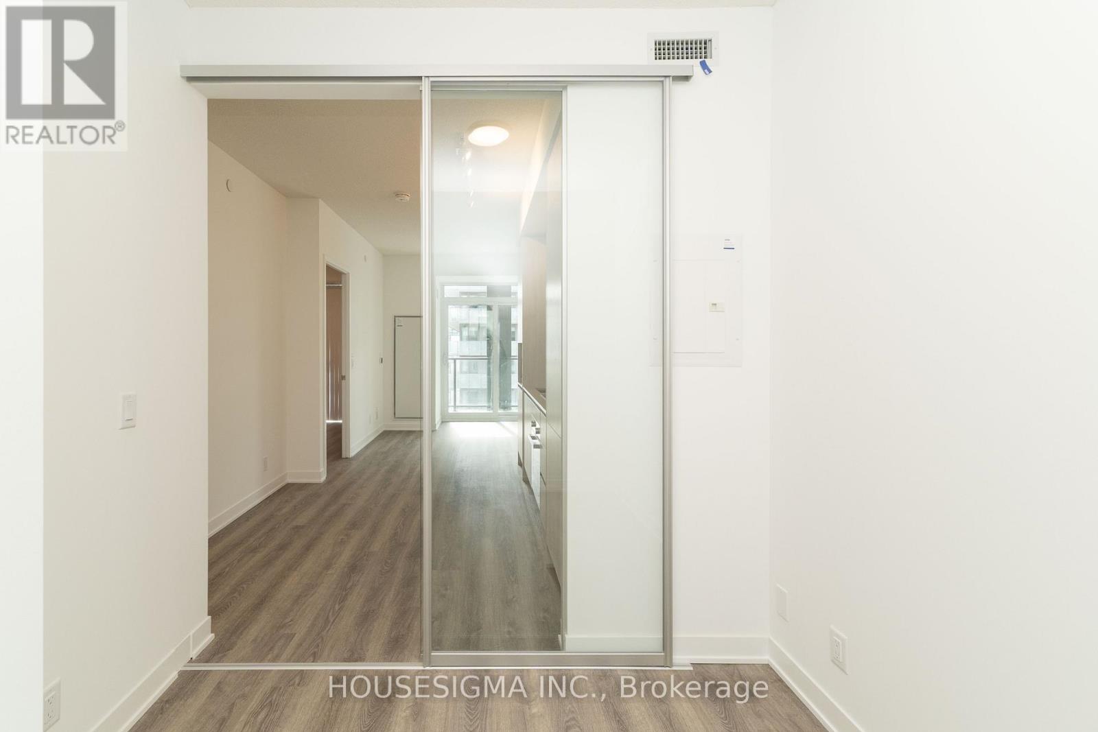 3007 - 180 Front Street E, Toronto, Ontario  M5A 0A9 - Photo 13 - C12932836