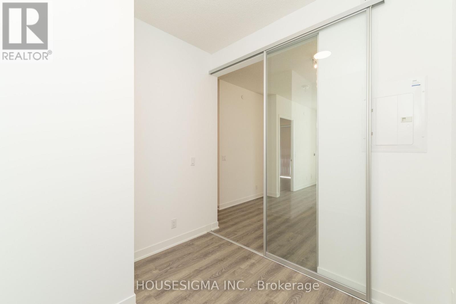 3007 - 180 Front Street E, Toronto, Ontario  M5A 0A9 - Photo 15 - C12932836