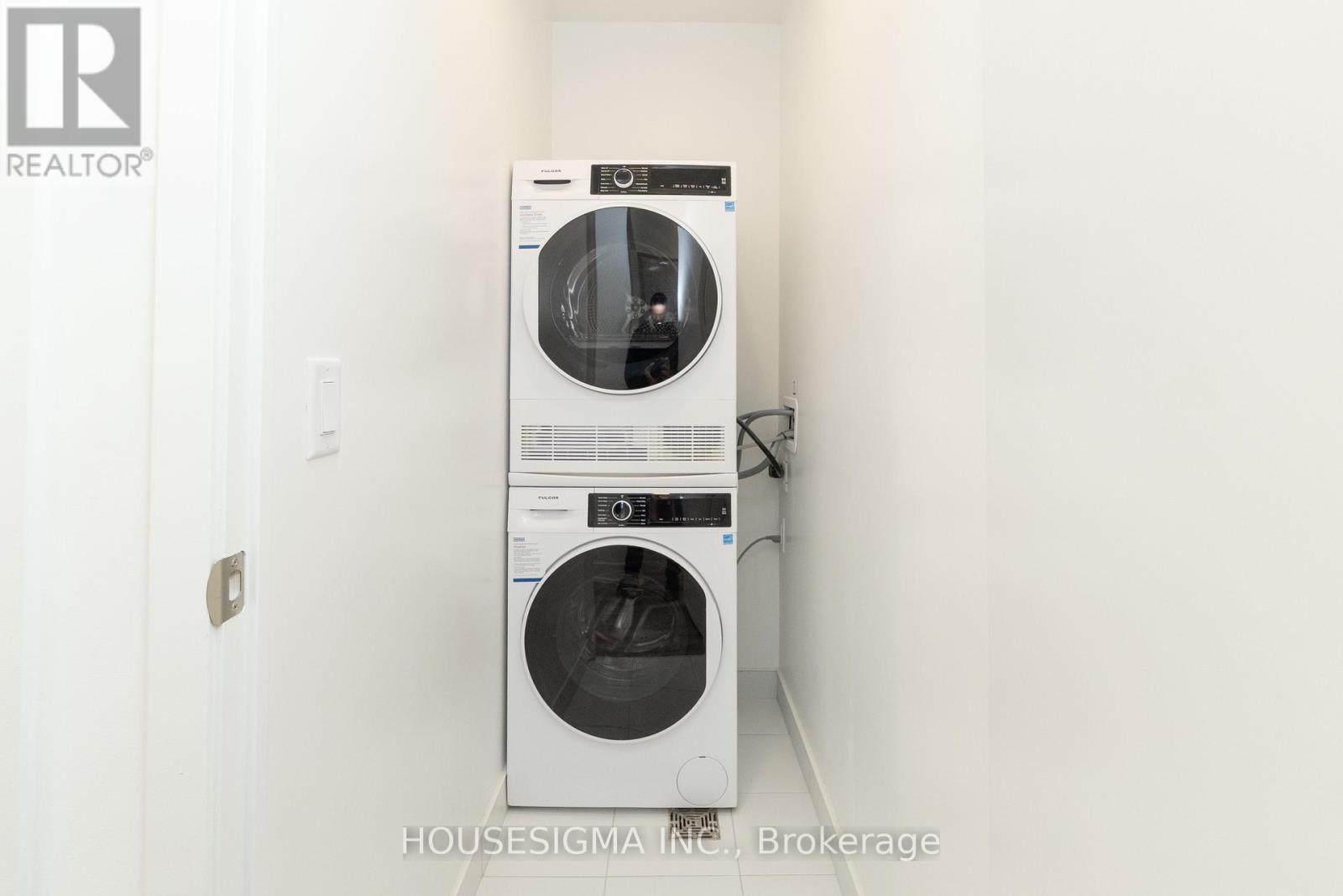 3007 - 180 Front Street E, Toronto, Ontario  M5A 0A9 - Photo 22 - C12932836