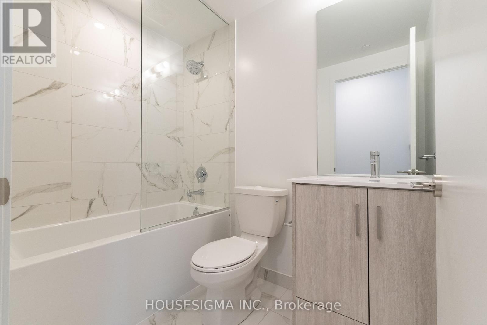 3007 - 180 Front Street E, Toronto, Ontario  M5A 0A9 - Photo 7 - C12932836