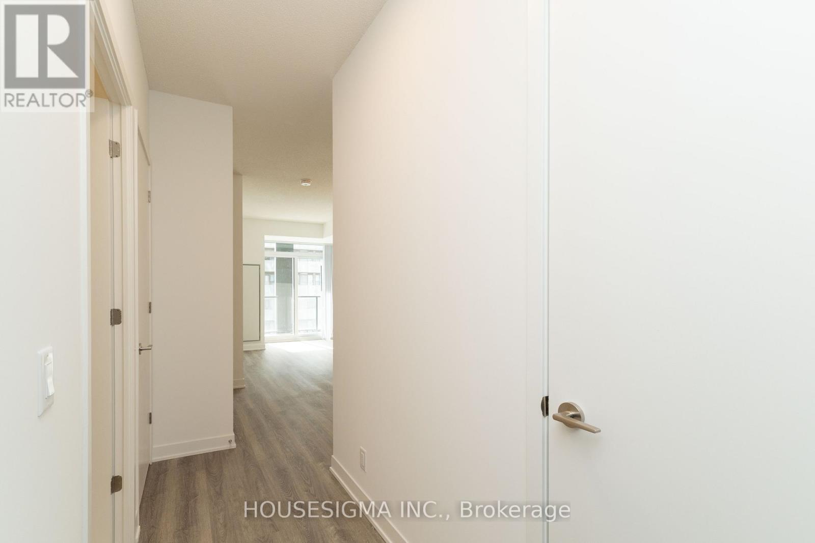 3007 - 180 Front Street E, Toronto, Ontario  M5A 0A9 - Photo 8 - C12932836