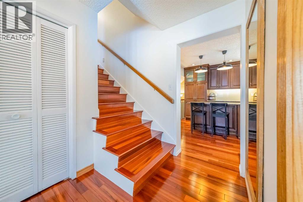 147 Midvalley Place Se, Calgary, Alberta  T2X 1K3 - Photo 8 - A2296545