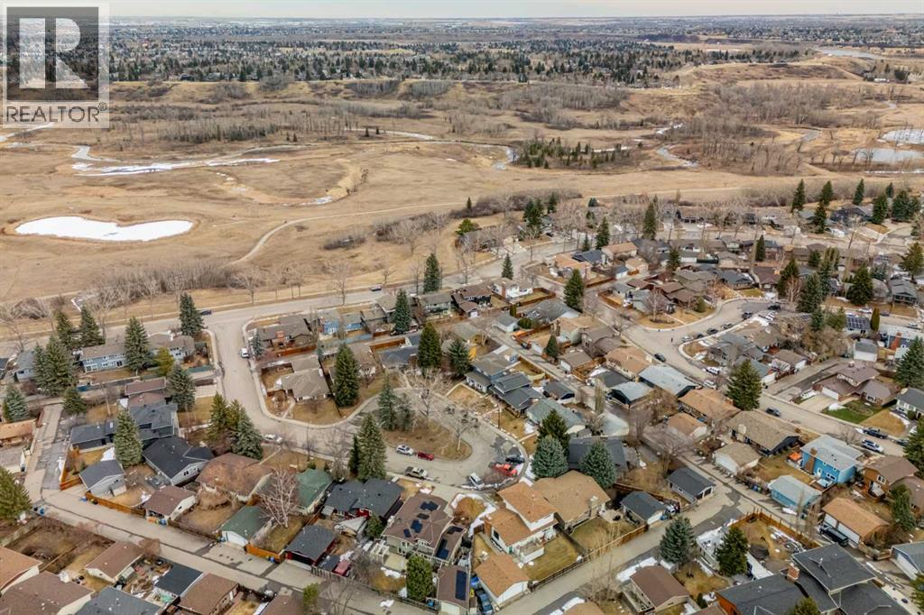 147 Midvalley Place Se, Calgary, Alberta  T2X 1K3 - Photo 2 - A2296545