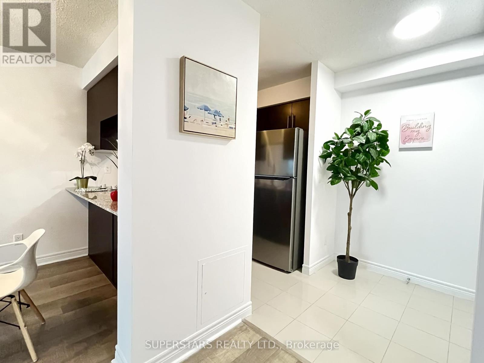 2411 - 50 Town Centre Court, Toronto, Ontario  M1P 0A9 - Photo 2 - E12932856