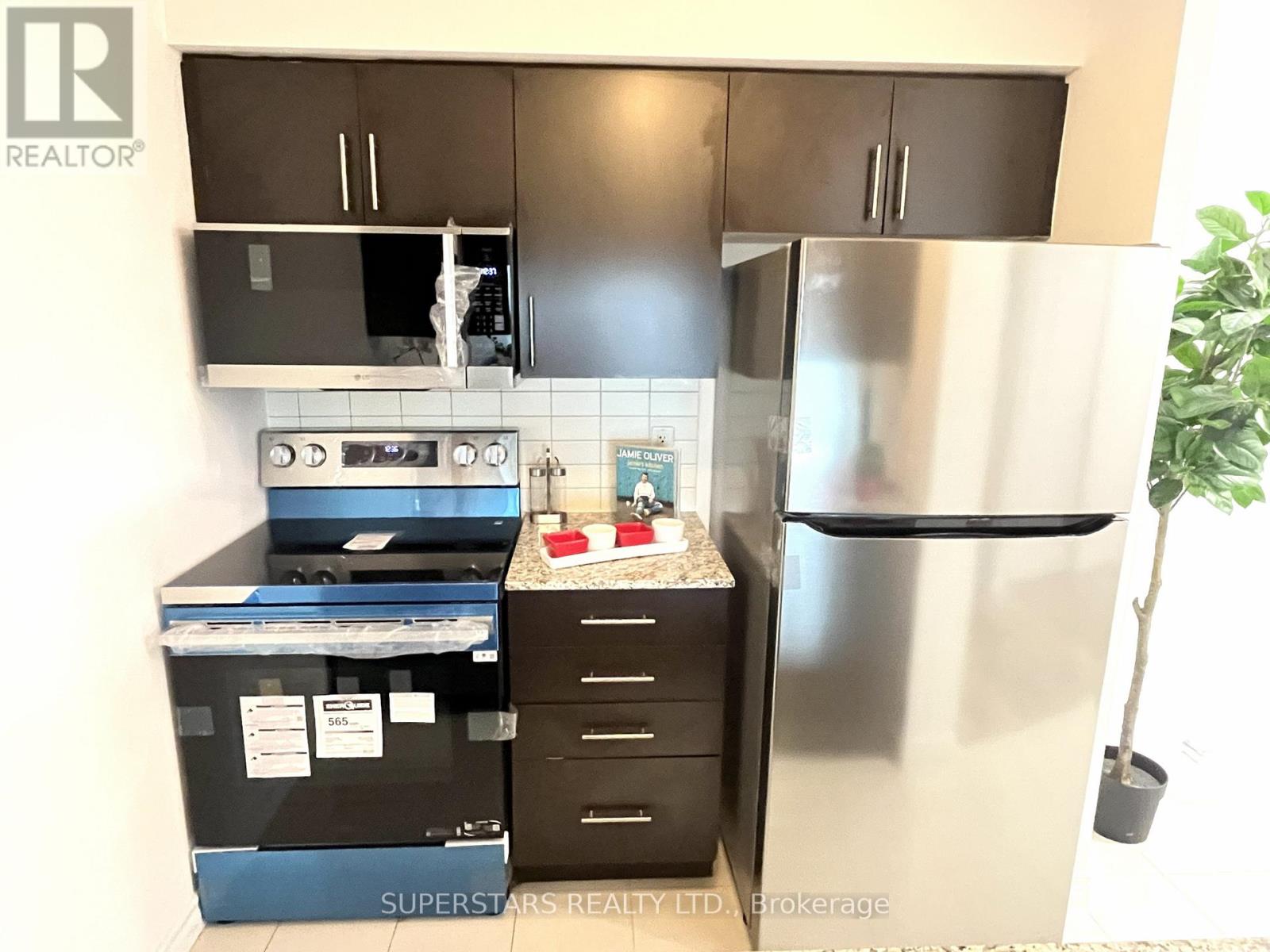 2411 - 50 Town Centre Court, Toronto, Ontario  M1P 0A9 - Photo 4 - E12932856