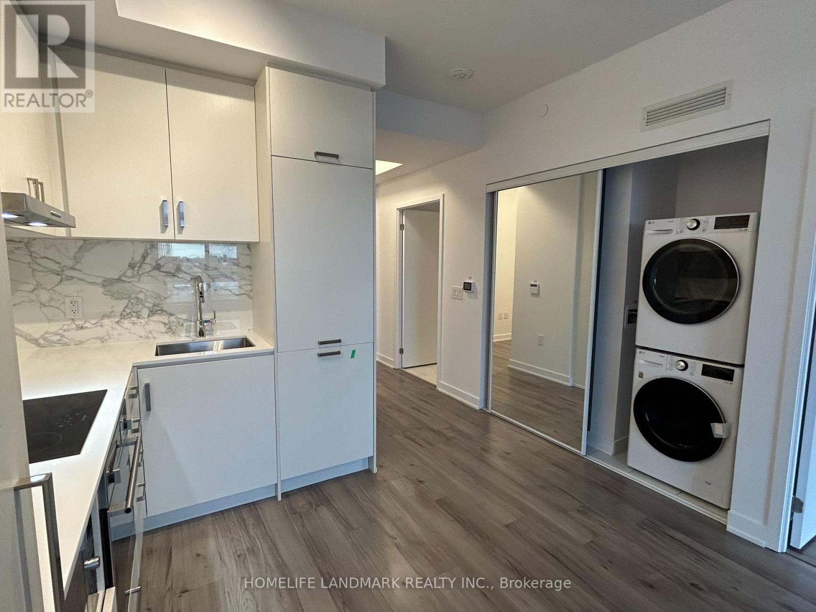 1511 - 60 Honeycrisp Crescent, Vaughan, Ontario  L4K 0N5 - Photo 7 - N12932850