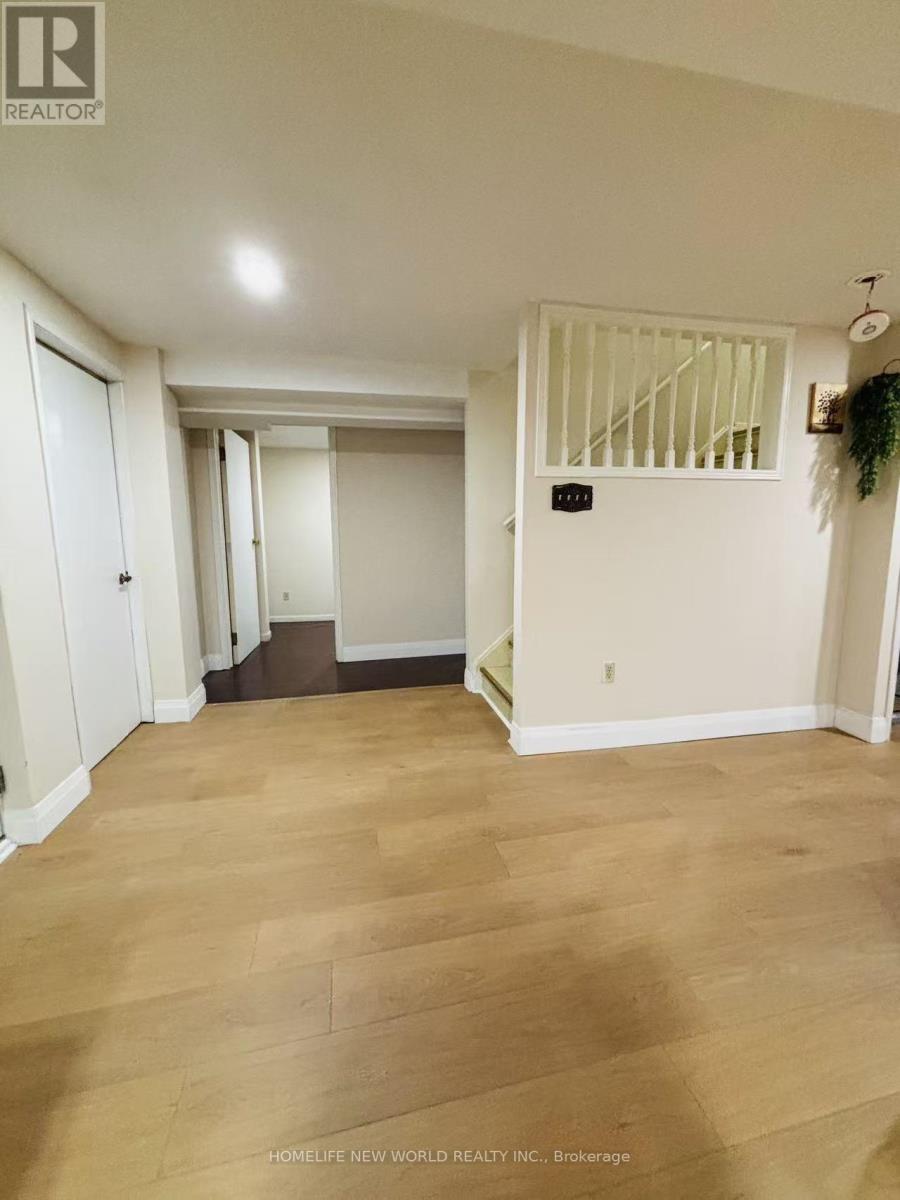 Bsmt - 4260 Wakefield Crescent, Mississauga, Ontario  L5C 4M4 - Photo 8 - W12932852