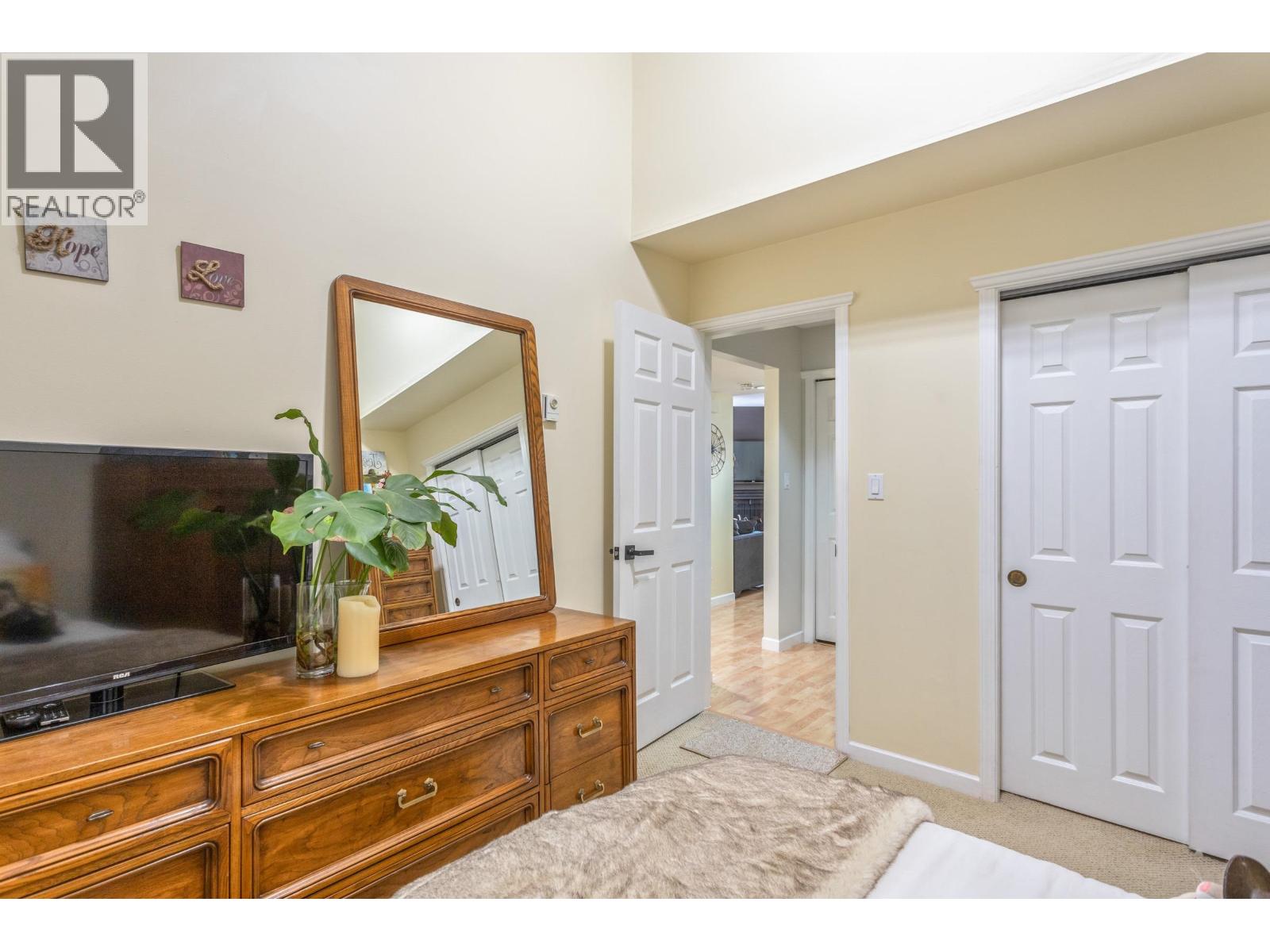 205 1518 Bowser Avenue, North Vancouver, British Columbia  V7P 2Y3 - Photo 11 - R3104353