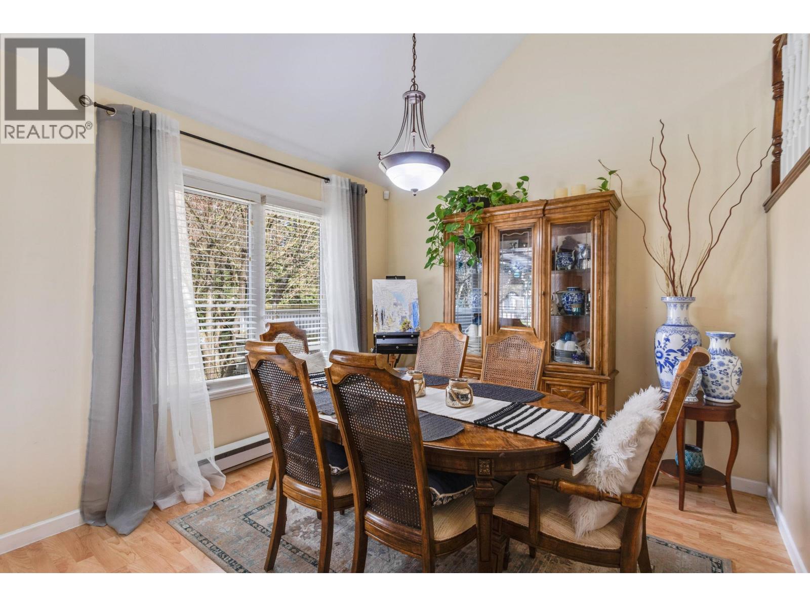 205 1518 Bowser Avenue, North Vancouver, British Columbia  V7P 2Y3 - Photo 5 - R3104353