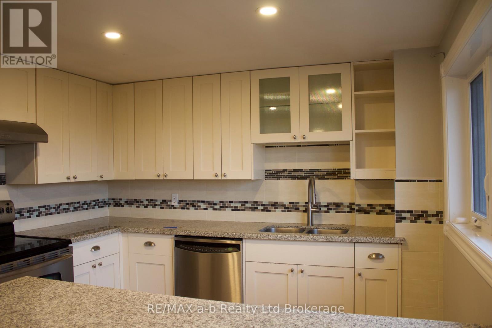 685538 Highway 2 Highway, Woodstock, Ontario  N4S 7V9 - Photo 10 - X12932870