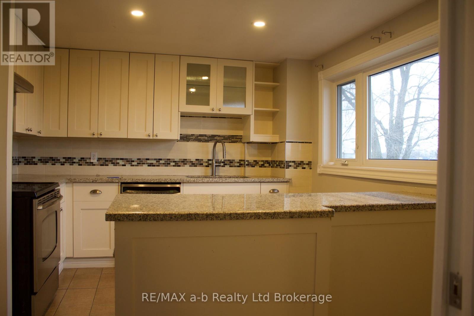 685538 Highway 2 Highway, Woodstock, Ontario  N4S 7V9 - Photo 9 - X12932870