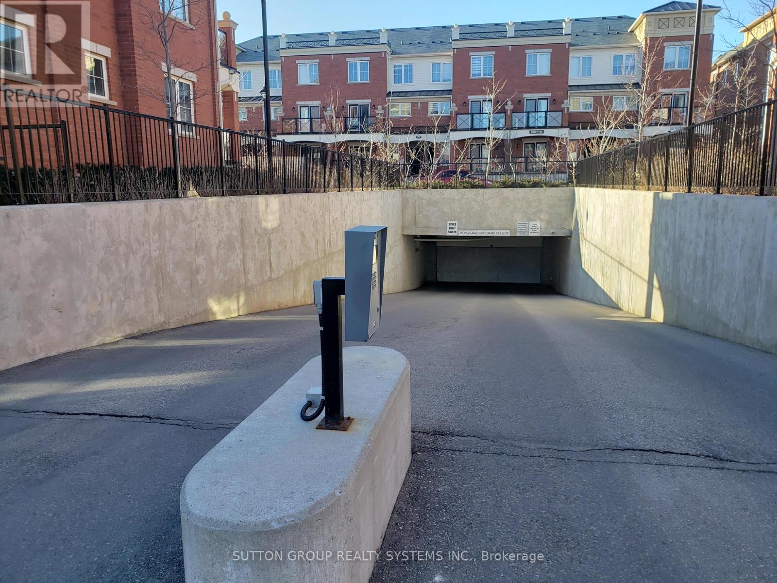 8 - 2472 Post Road, Oakville, Ontario  L6H 0K1 - Photo 30 - W12932874