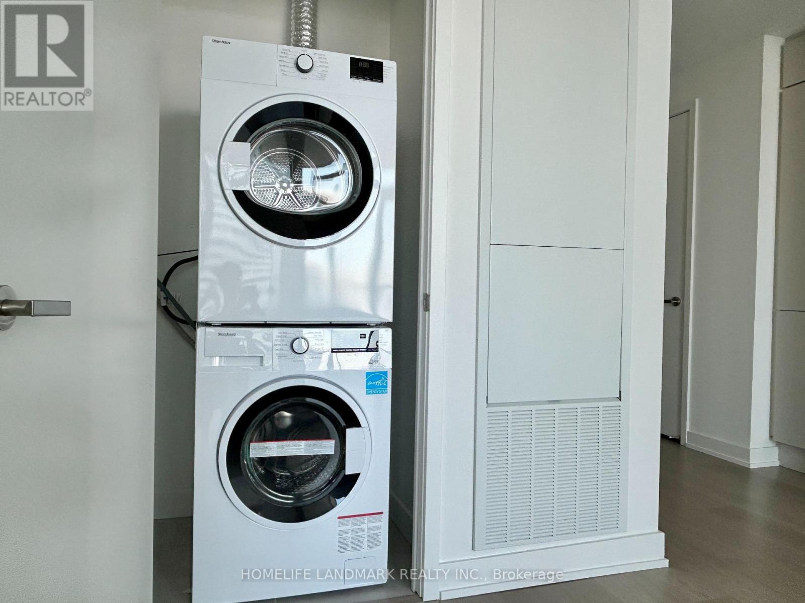 3206 - 448 Burnhamthorpe Road W, Mississauga, Ontario  L5B 0R4 - Photo 11 - W12932878