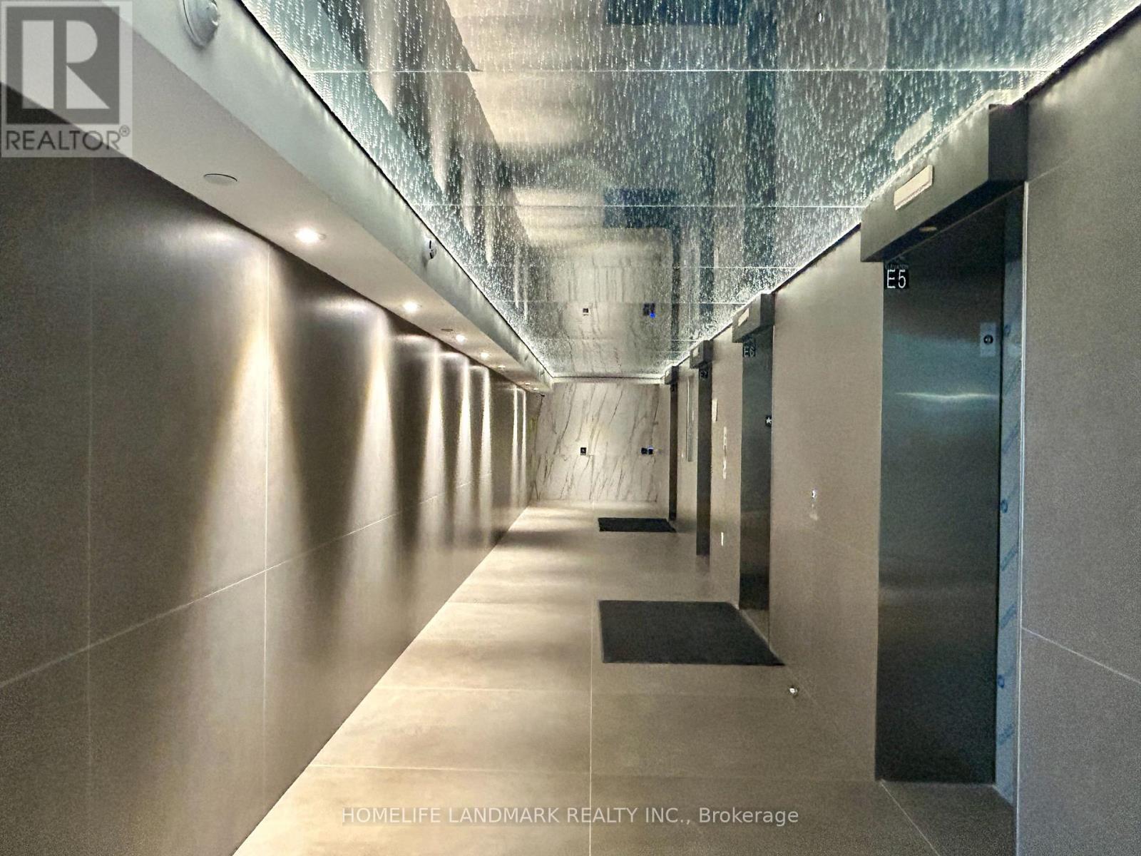 3206 - 448 Burnhamthorpe Road W, Mississauga, Ontario  L5B 0R4 - Photo 3 - W12932878