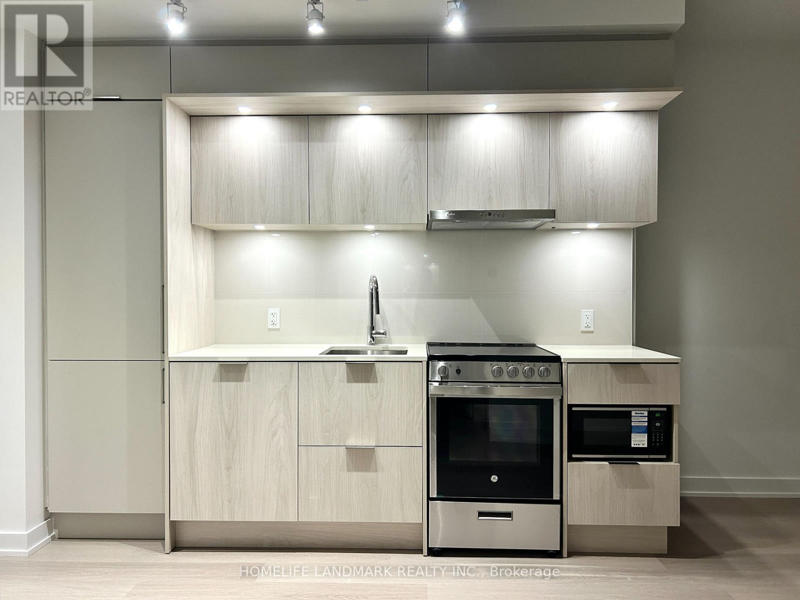 3206 - 448 Burnhamthorpe Road W, Mississauga, Ontario  L5B 0R4 - Photo 6 - W12932878