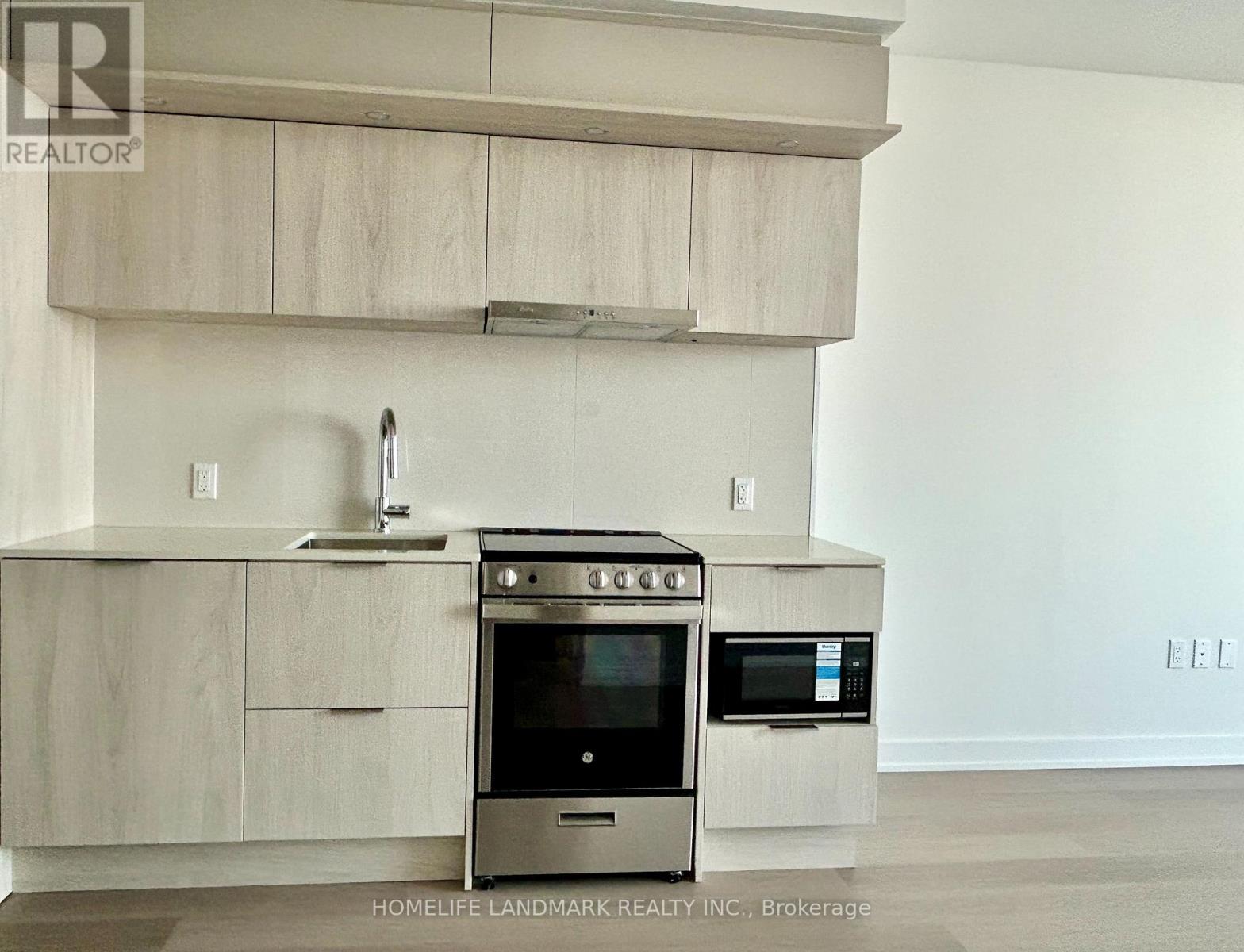 3206 - 448 Burnhamthorpe Road W, Mississauga, Ontario  L5B 0R4 - Photo 7 - W12932878