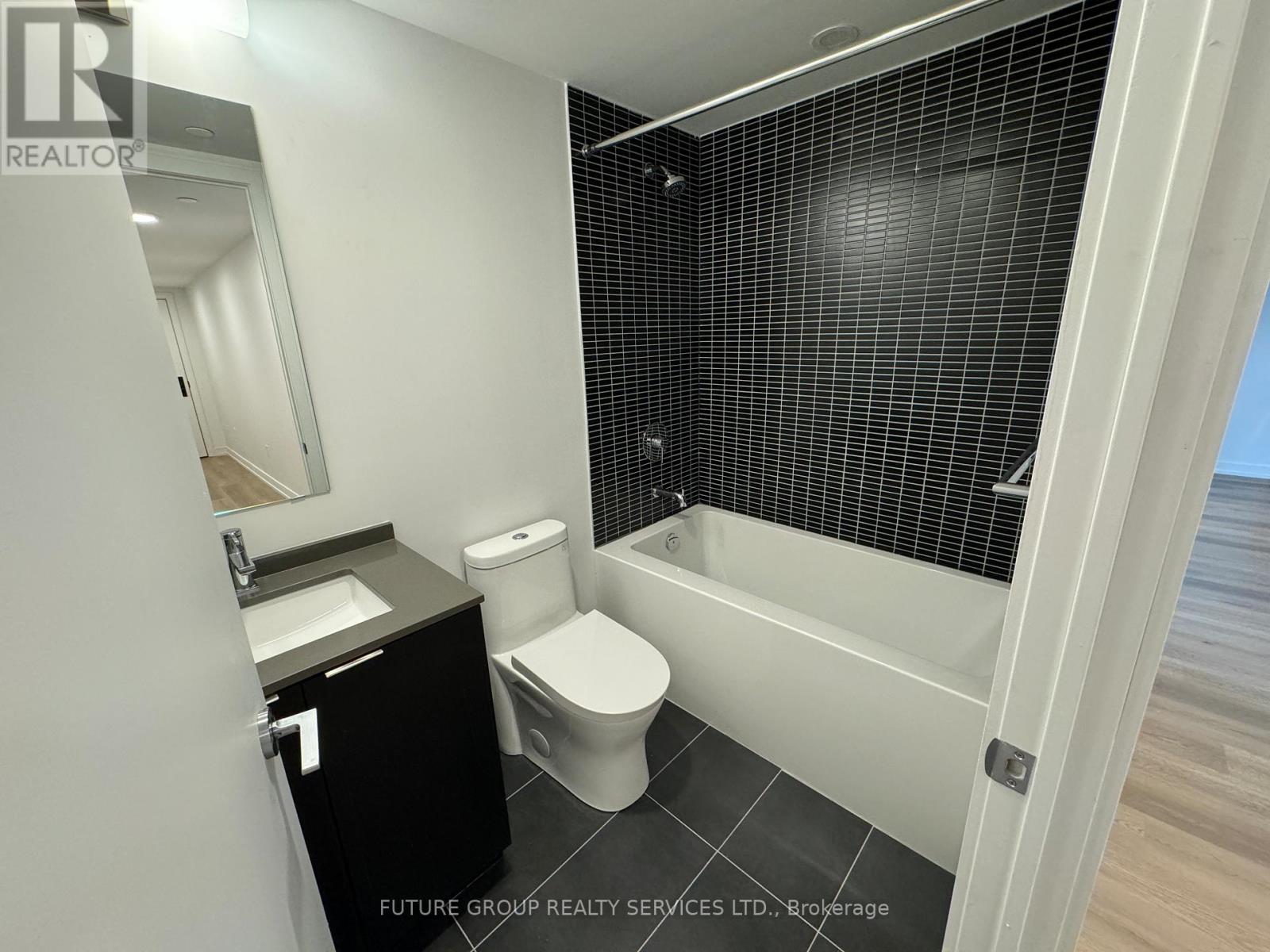 1208 - 1 Jarvis Street, Hamilton, Ontario  L8R 3J2 - Photo 6 - X12932866