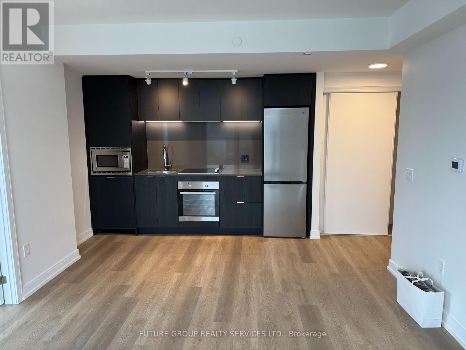 1208 - 1 Jarvis Street, Hamilton, Ontario  L8R 3J2 - Photo 9 - X12932866